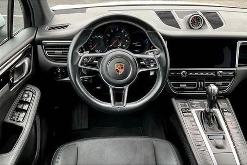 2020 Porsche Macan Base