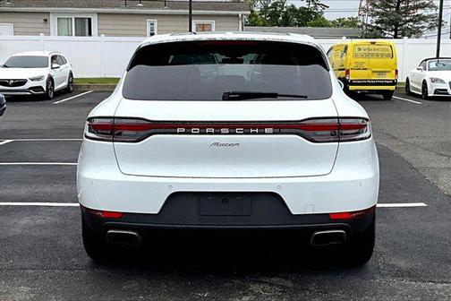 2020 Porsche Macan Base