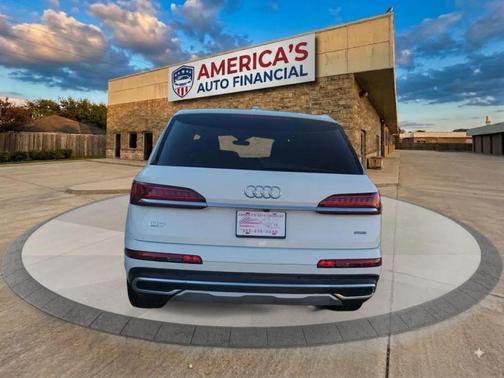 Carrara White 2021 Audi Q7 45 Premium Plus
