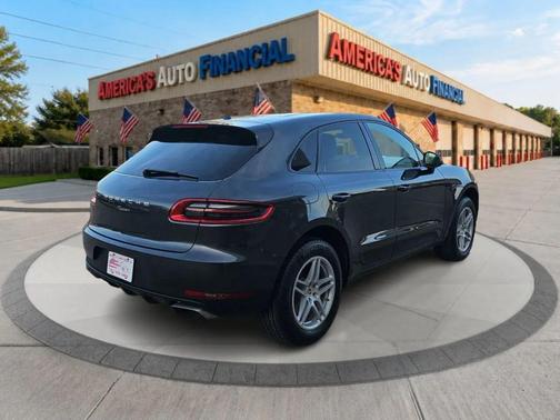 Agate Grey Metallic 2018 Porsche Macan Macan Sport Edition