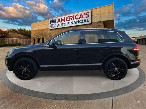 Deep Black Pearl 2017 Volkswagen Touareg V6 Wolfsburg Edition