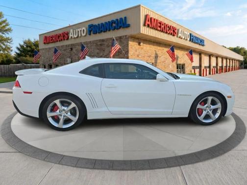 White 2015 Chevrolet Camaro 2LT
