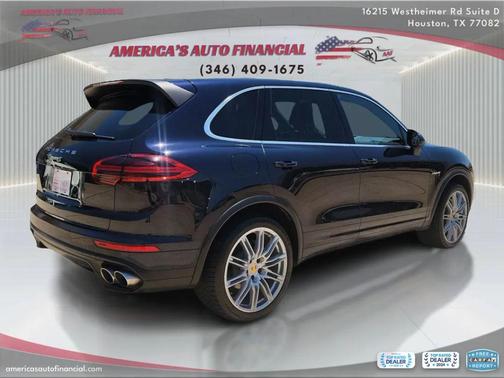 Moonlight Blue Metallic 2016 Porsche Cayenne Cayenne S E-Hybrid
