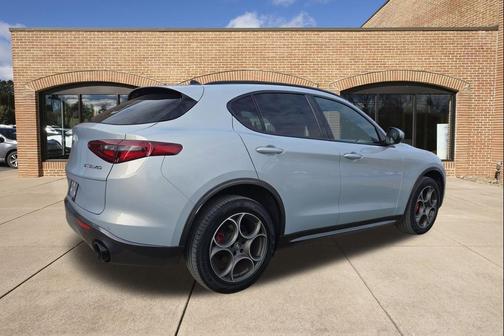 2022 Alfa Romeo Stelvio Ti