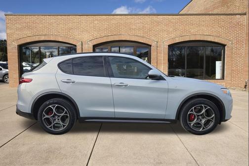 2022 Alfa Romeo Stelvio Ti