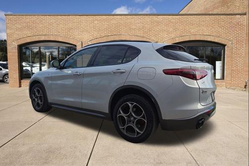 2022 Alfa Romeo Stelvio Ti
