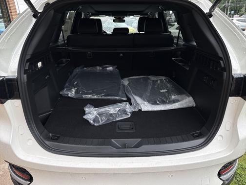 Rhodium White Premium 2026 Mazda CX-70 3.3 Turbo Premium Plus