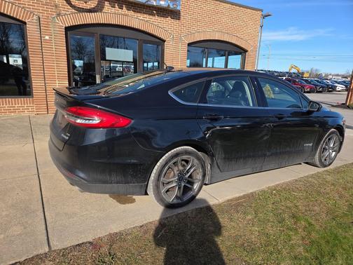 2017 Ford Fusion Hybrid SE