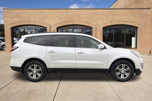 2017 Chevrolet Traverse 2LT