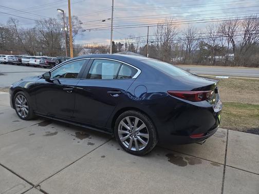 2025 Mazda Mazda3 FWD w/Preferred Package