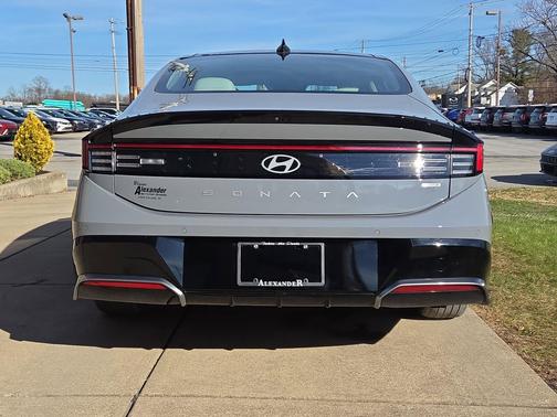 2024 Hyundai SONATA Hybrid Limited