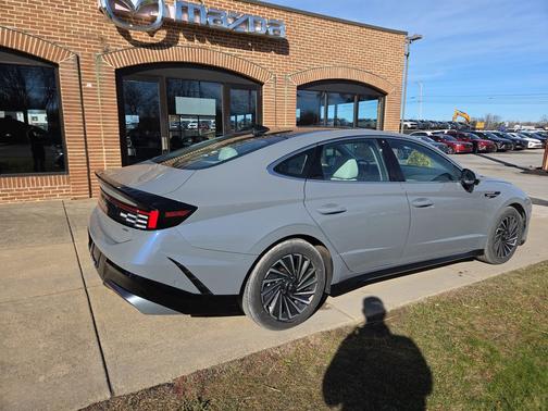 2024 Hyundai SONATA Hybrid Limited