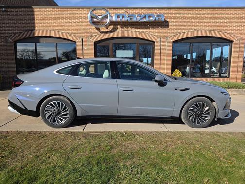 2024 Hyundai SONATA Hybrid Limited