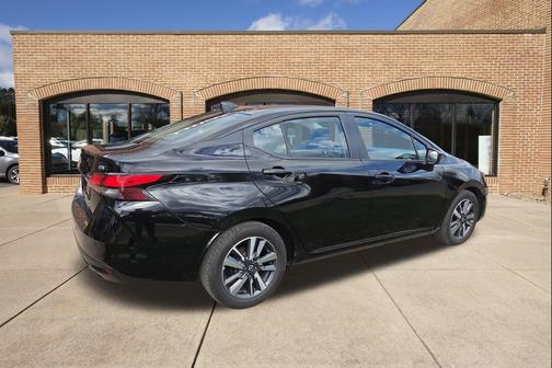2023 Nissan Versa 1.6 SV
