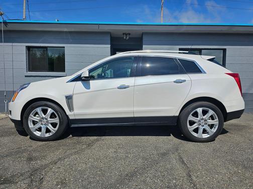 Platinum Ice Tricoat 2016 Cadillac SRX Performance Collection