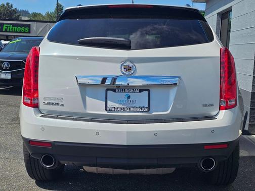 Platinum Ice Tricoat 2016 Cadillac SRX Performance Collection