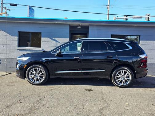 2023 Buick Enclave Essence AWD