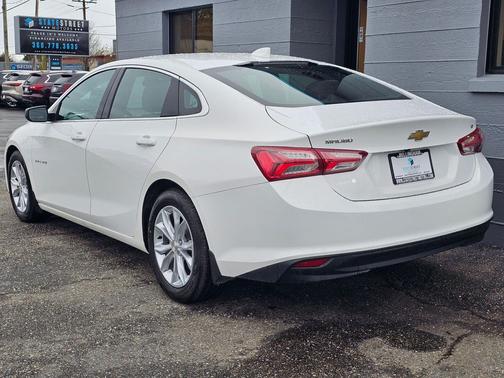 Summit White 2021 Chevrolet Malibu LT