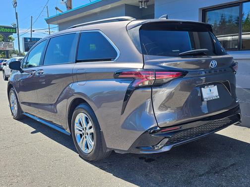 Predawn Gray Mica 2022 Toyota Sienna XSE 7 Passenger