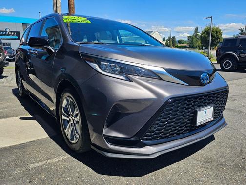 Predawn Gray Mica 2022 Toyota Sienna XSE 7 Passenger