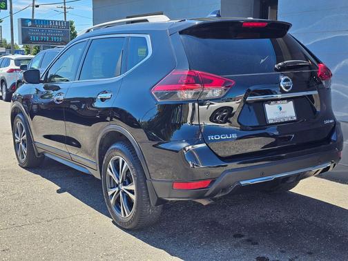 Magnetic Black Pearl 2020 Nissan Rogue SV