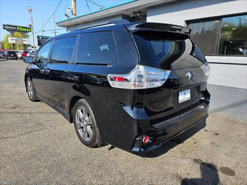 2017 Toyota Sienna SE