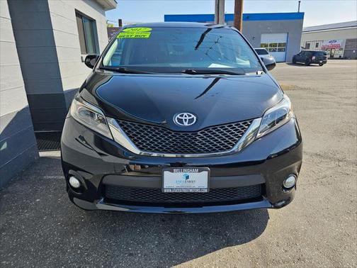 2017 Toyota Sienna SE