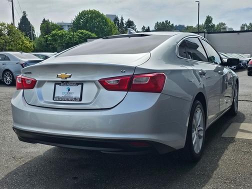 Silver Ice Metallic 2018 Chevrolet Malibu LT