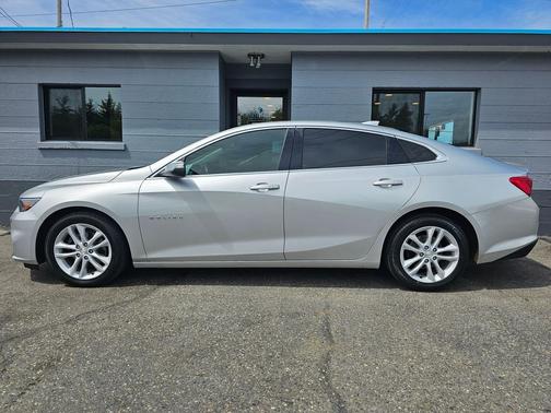 Silver Ice Metallic 2018 Chevrolet Malibu LT