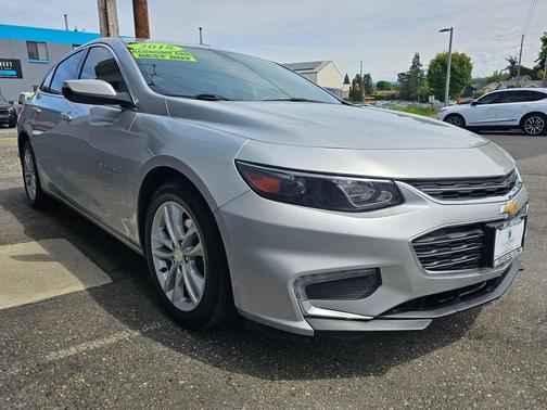 Silver Ice Metallic 2018 Chevrolet Malibu LT