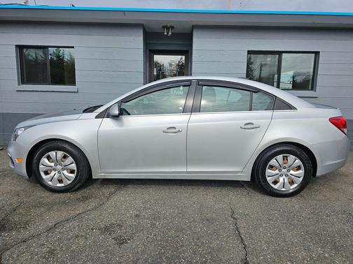 Silver Ice Metallic 2016 Chevrolet Cruze Limited 1LT