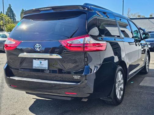 2017 Toyota Sienna Limited Premium