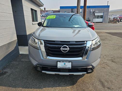 2023 Nissan Pathfinder Platinum 4WD