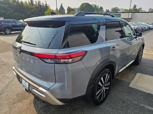 2023 Nissan Pathfinder Platinum 4WD