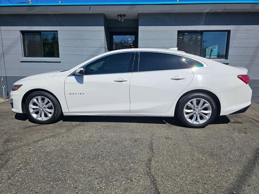 Summit White 2019 Chevrolet Malibu LT