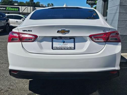Summit White 2019 Chevrolet Malibu LT