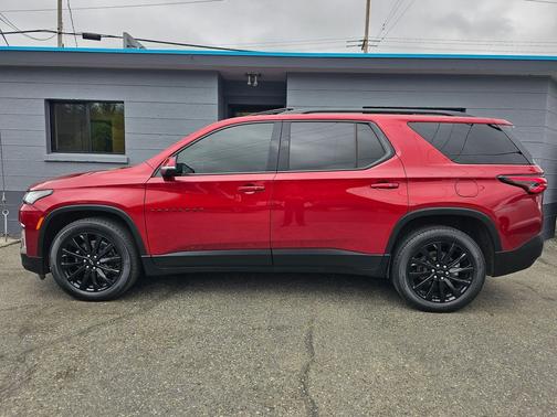 Radiant Red Tintcoat 2024 Chevrolet Traverse RS