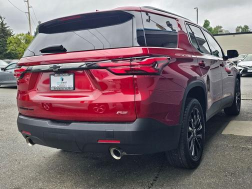Radiant Red Tintcoat 2024 Chevrolet Traverse RS
