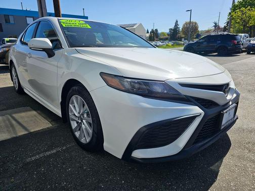 Ice Cap 2023 Toyota Camry SE