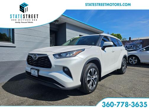 Wind Chill Pearl 2025 Toyota Highlander XLE