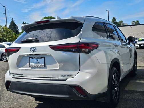 Wind Chill Pearl 2025 Toyota Highlander XLE