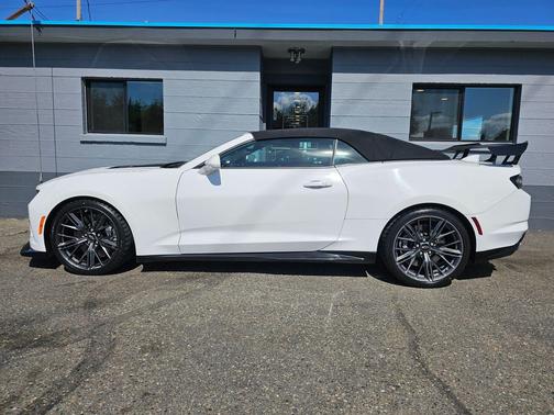 Summit White 2022 Chevrolet Camaro ZL1