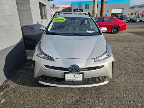 2021 Toyota Prius LE
