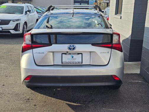 2021 Toyota Prius LE