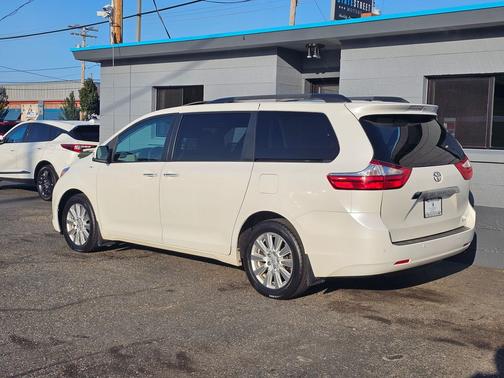 2017 Toyota Sienna Limited Premium