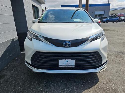 2021 Toyota Sienna XLE 7 Passenger