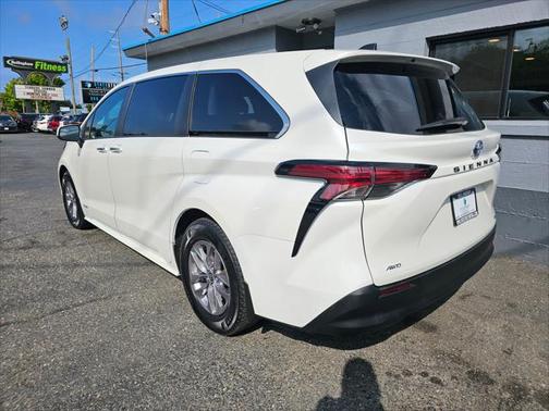 2021 Toyota Sienna XLE 7 Passenger