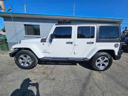 2017 Jeep Wrangler Unlimited Sahara