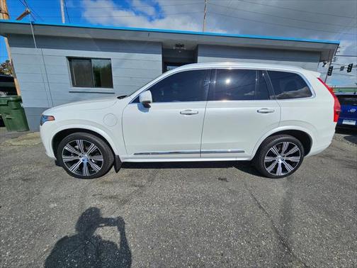 2021 Volvo XC90 Recharge Plug-In Hybrid T8 Inscription 7 Passenger