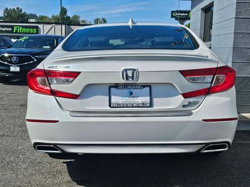 Platinum White Pearl 2018 Honda Accord Sport 2.0T